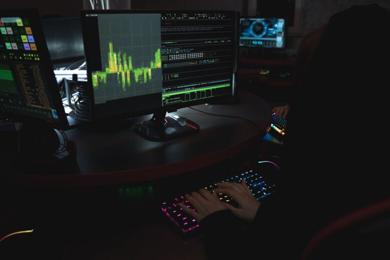 كيفية حماية نفسك رقميًا: دليلك للأمان السيبراني 1 كيفية حماية نفسك رقميًا