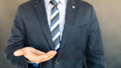 كيف تحرق سيرتك المهنية: 15 خطأ ونصائح احترافية 4 كيف تحرق سيرتك المهنية: 15 خطأ ونصائح احترافية