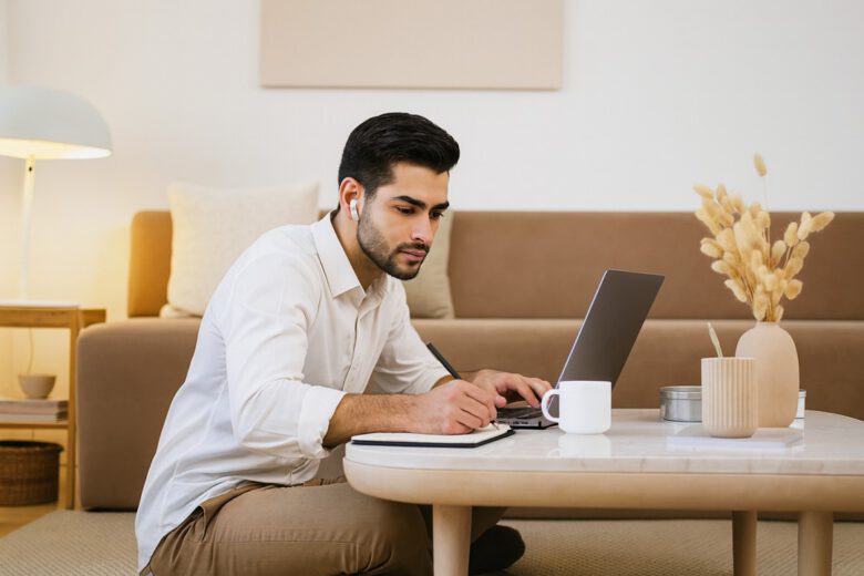 اعمل بذكاء لا بجهد: 15 نصيحة لرفع إنتاجيتك وتحقيق النجاح في العمل 1 اعمل بذكاء لا بجهد: 15 نصيحة لرفع إنتاجيتك وتحقيق النجاح في العمل